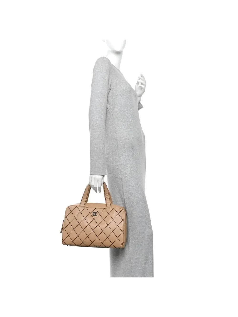 CHANEL indulge timeless